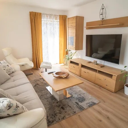 Ferienwohnug Weissl 公寓 *